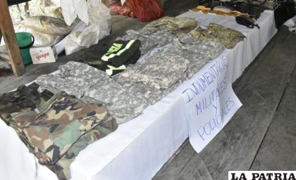 La ropa militar y policial encontrada /Viceministro de Sustancias Controladas