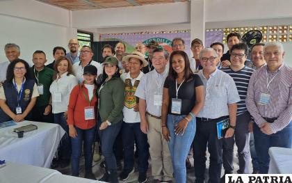 Reunión entre delegaciones de paz del Gobierno nacional y el EMC-FARC en Suárez, departamento del Cauca /EFE