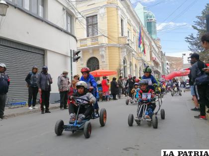 A toda velocidad, niños fueron parte de la Carrera de Cochecitos Sin Motor /LA PATRIA