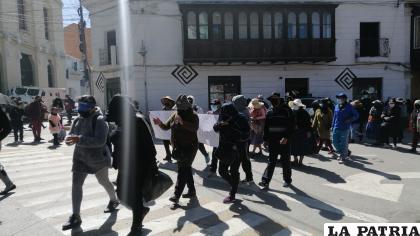 Trabajadoras sexuales deben acudir a sus controles regulares /LA PATRIA