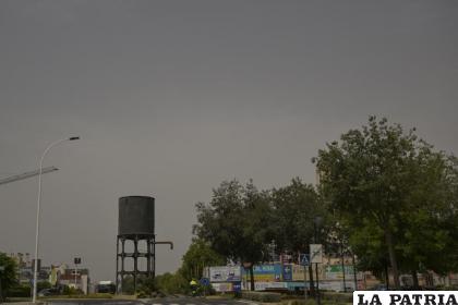 Los eventos de calor extremo, agravados por incendios forestales y la diseminación de polvo del desierto, están deteriorando fuertemente la calidad del aire en todo el mundo /EFE