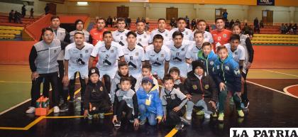 Integrantes del equipo de Morales Moralitos con el objetivo de seguir sumando unidades 
/Morales Moralitos