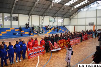 13 delegaciones sindicales participan del campeonato de fútbol de salón /LA PATRIA