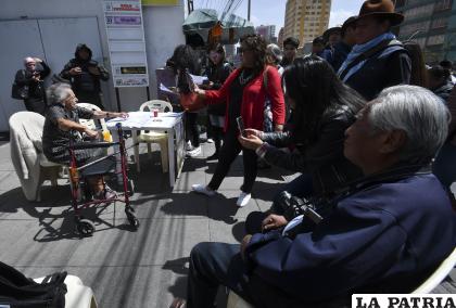 Carvajal continúa trabajando en la calle /APG