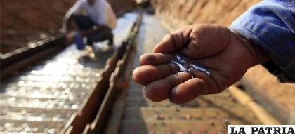 Mineros contaminan aguas de ríos con mercurio /Internet