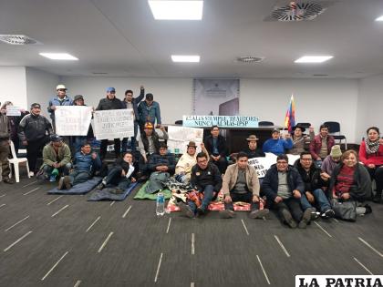 Diputados del bloque â€œradicalâ€ ingresan en huelga de hambre /LA PATRIA