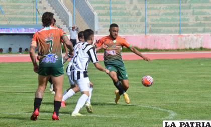 Sur-Car y Oruro Royal se enfrentarán en la primera fecha /LA PATRIA