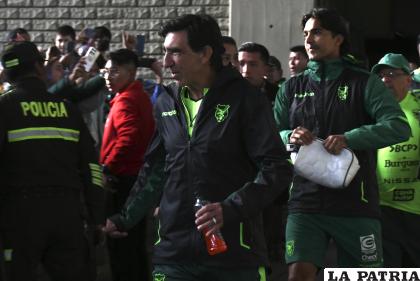 Costas que tiene que armar el equipo para los cotejos ante Ecuador y Paraguay /APG