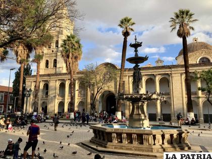 La plaza 14 de septiembre que conmemora a la gesta libertaria
/Boliviatravelsite.Com