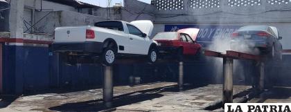 Piden que lavados de autos en Oruro cumplan con uso responsable de agua /Referencial