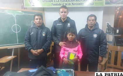 Juvenal Villa, Gery Vargas y Marco Palma junto a Erik Callejas 
/LA PATRIA