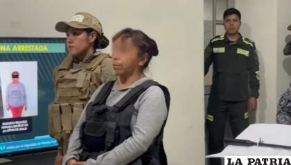 Mujer de 50 años es aprehendida por ofrecer a menores de edad como compañía /Felcc