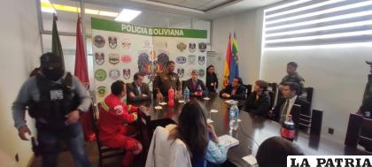 Reunión entre autoridades en instalaciones del Comando de Policía /Emilio Castillo
