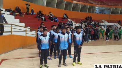 Se le pone cuesta arriba la clasificación a la selección 
orureña /LA PATRIA