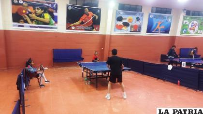 El nivel de competencia va mejorando en el tenis de mesa orureño 
/LA PATRIA
