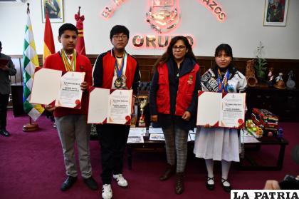 Gobernación reconoció a los tres talentosos estudiantes /Gador
