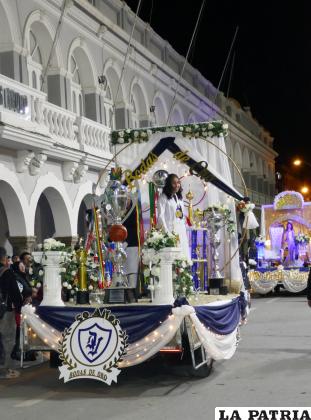Las carrozas no faltaron en la celebración 
