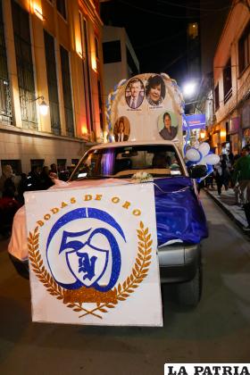 Las promociones pasadas también prepararon carros alegóricos