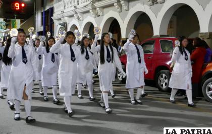 Todas las estudiantes se presentaron correctamente uniformadas 