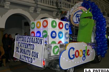 La tecnología también destacó en el desfile
