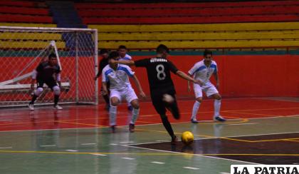 El plantel ??químico? volvió a jugar en Primera de Honor /LA PATRIA