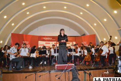 Músicos en el escenario del Salón ??Luis Ramiro Beltrán? /LA PATRIA