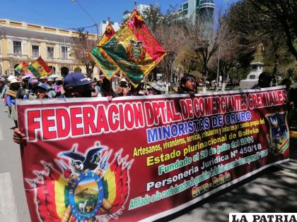 Gran movilización de comerciantes paralizó el centro orureño /LA PATRIA