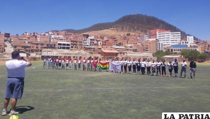 Oruro y Cochabamba disputaron una final especial en el softbol damas /LA PATRIA