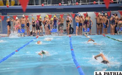 Los nadadores orureños podrán realizar su preparación en la Piscina Olímpica /LA PATRIA
