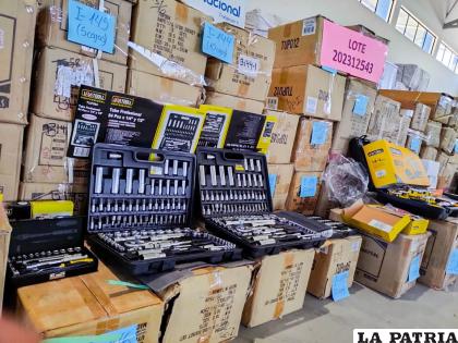 Mercancía para la subasta electrónica /Aduana