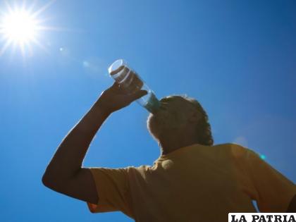 El ahora occiso falleció tras beber agua para refrescarse /Internet