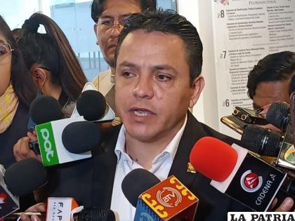 El senador de Creemos, Henry Montero, en una entrevista /LA PATRIA