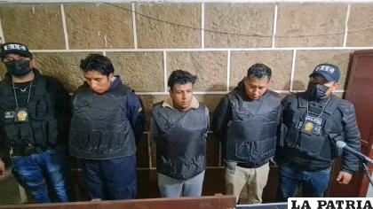 Tres personas fueron detenidas y buscan a ocho por la vejación sexual a la niña /Emilio Castillo DIFUMINAR CARA