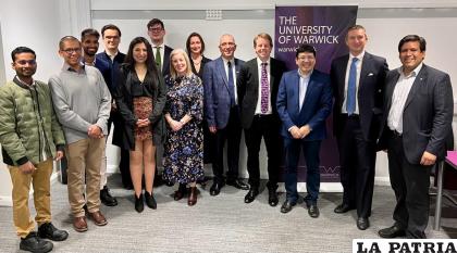 Representantes del Estado boliviano junto a miembros de la Universidad de Warwick /MHE
