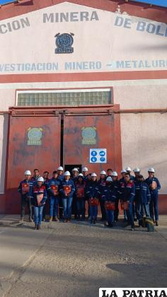 Este tipo de visitas sirven para que los estudiantes conozcan de cerca la manera en que se procesan minerales /Cortesía
