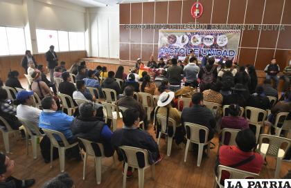 Reunión de integrantes del pacto de unidad paralelo /APG