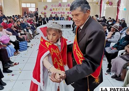 Adultos mayores festejan el mes de la primera y el amor /GAMO