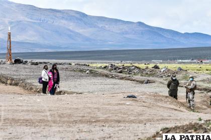 Se evidencia la presencia de pocos uniformados en la frontera con Chile /Emilio Castillo
