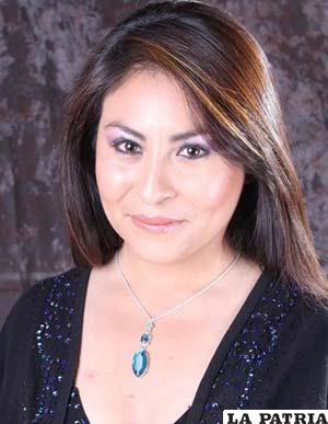 Patricia Barriga Flores, Editora