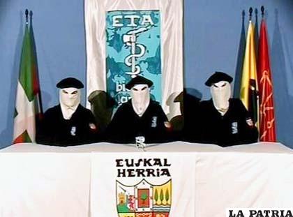Organización terrorista ETA anunció su disolución