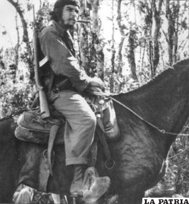 Guevara se transportaba a lomo de mula dicen por el asma que le afectaba