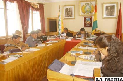 Concejales presentarán nueva denuncia contra alcaldesa Pimentel