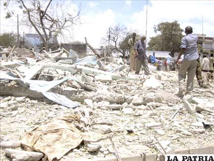 La milicia fundamentalista islámica Al Shabab acabó con la vida de al menos 82 personas