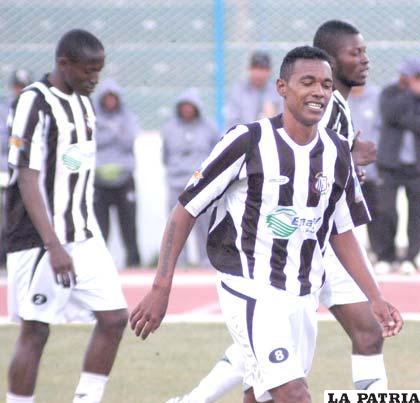 Wellington Martins goleador de Oruro Royal