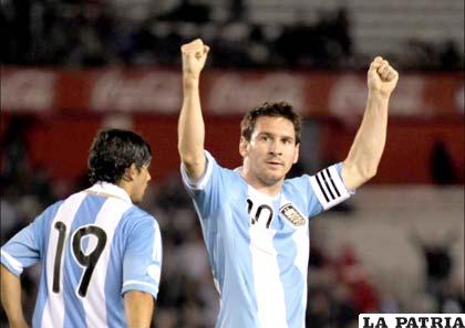 Argentina brilló con su héroe, Messi, quien se reencontró con las redes