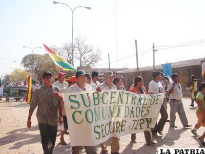 Marchistas en defensa del Tipnis se aproximan cada día a la sede Gobierno