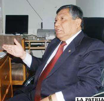 Julio Ortiz Linares, autor de un libro en el que afirma que quien proclamó la Independencia fue nada menos que el coronel Carlos Medinaceli