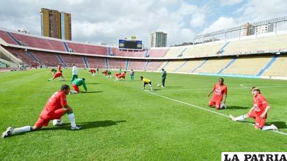 Durante el entrenamiento de la Selección Nacional ayer en el “Hernando Siles”