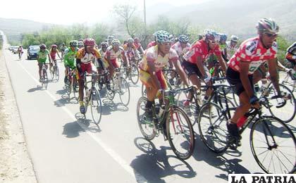 Ciclistas que intervinieron en la Vuelta a Tarija
