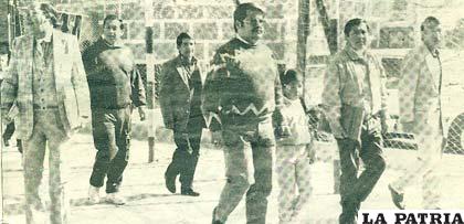 Juan Condori en el desfile inaugural de la LIBO en 1992